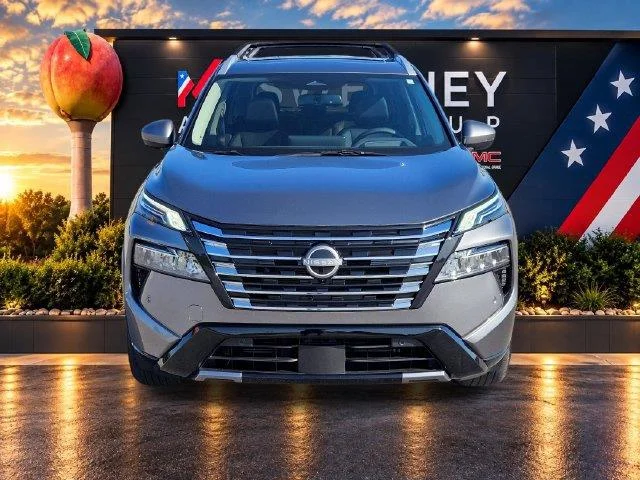 Used 2026 Gray Nissan Platinum image 8
