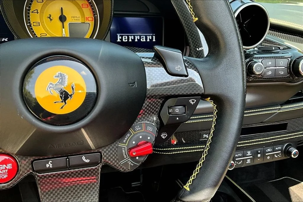 Used 2022 Giallo Modena Ferrari  image 12