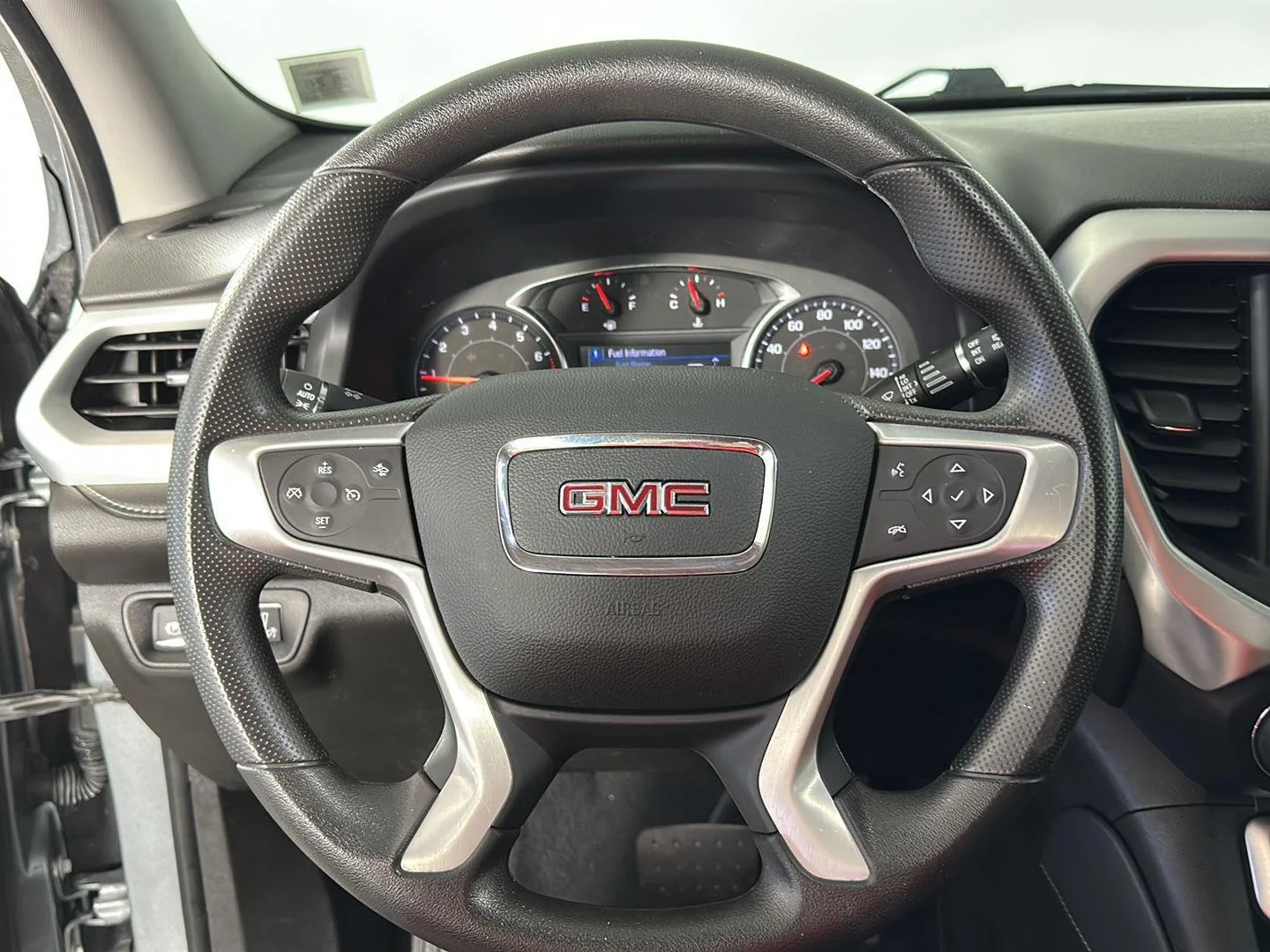 Used 2023 Sterling Metallic GMC SLE image 9