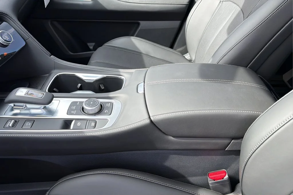 New 2027 RADIANT WHITE INFINITI Luxe FWD image 32