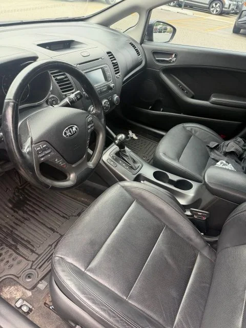 Used 2015 Black Kia EX image 3