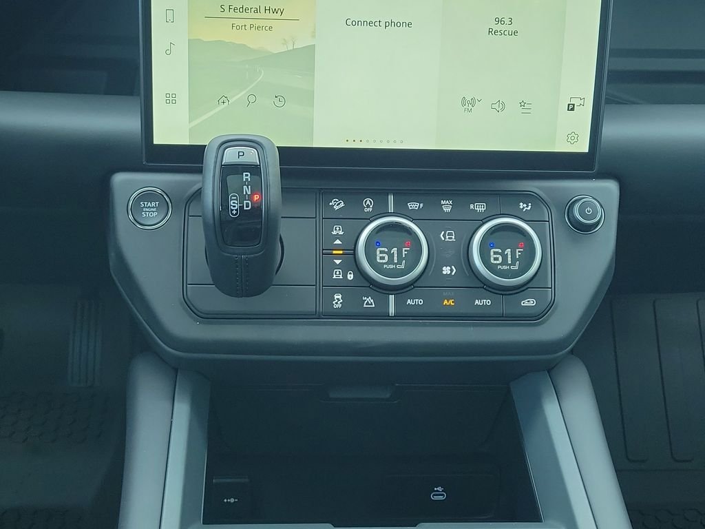 New 2026 Woolstone Green LAND ROVER X-Dynamic SE image 19