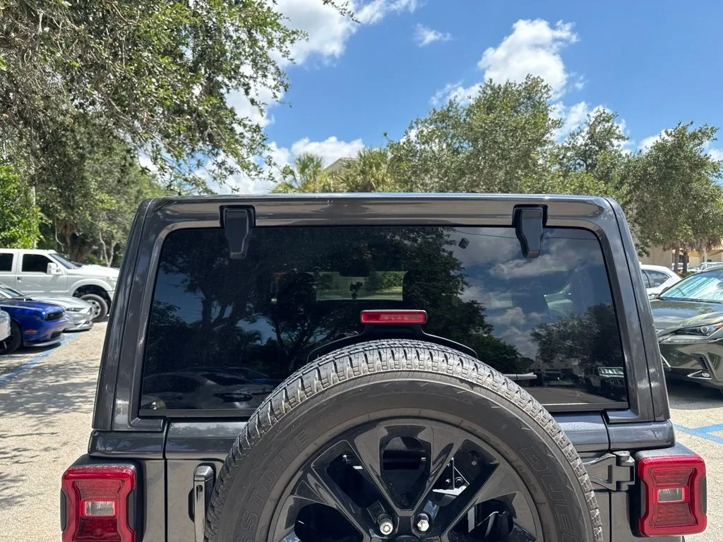 Used 2021 Gray Jeep Unlimited Sahara High Altitude image 6