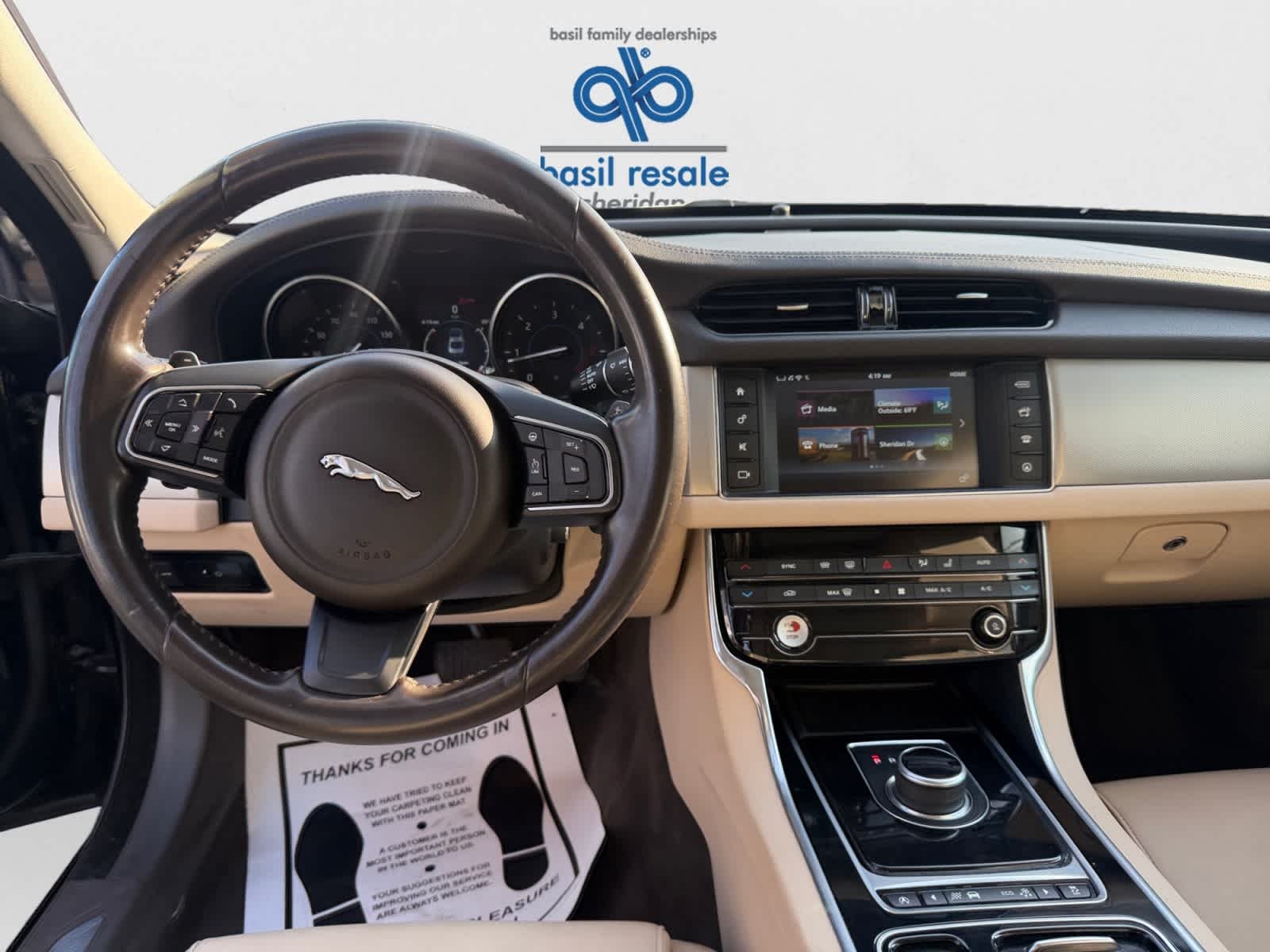 Used 2017 Ebony Jaguar 20d Premium image 14