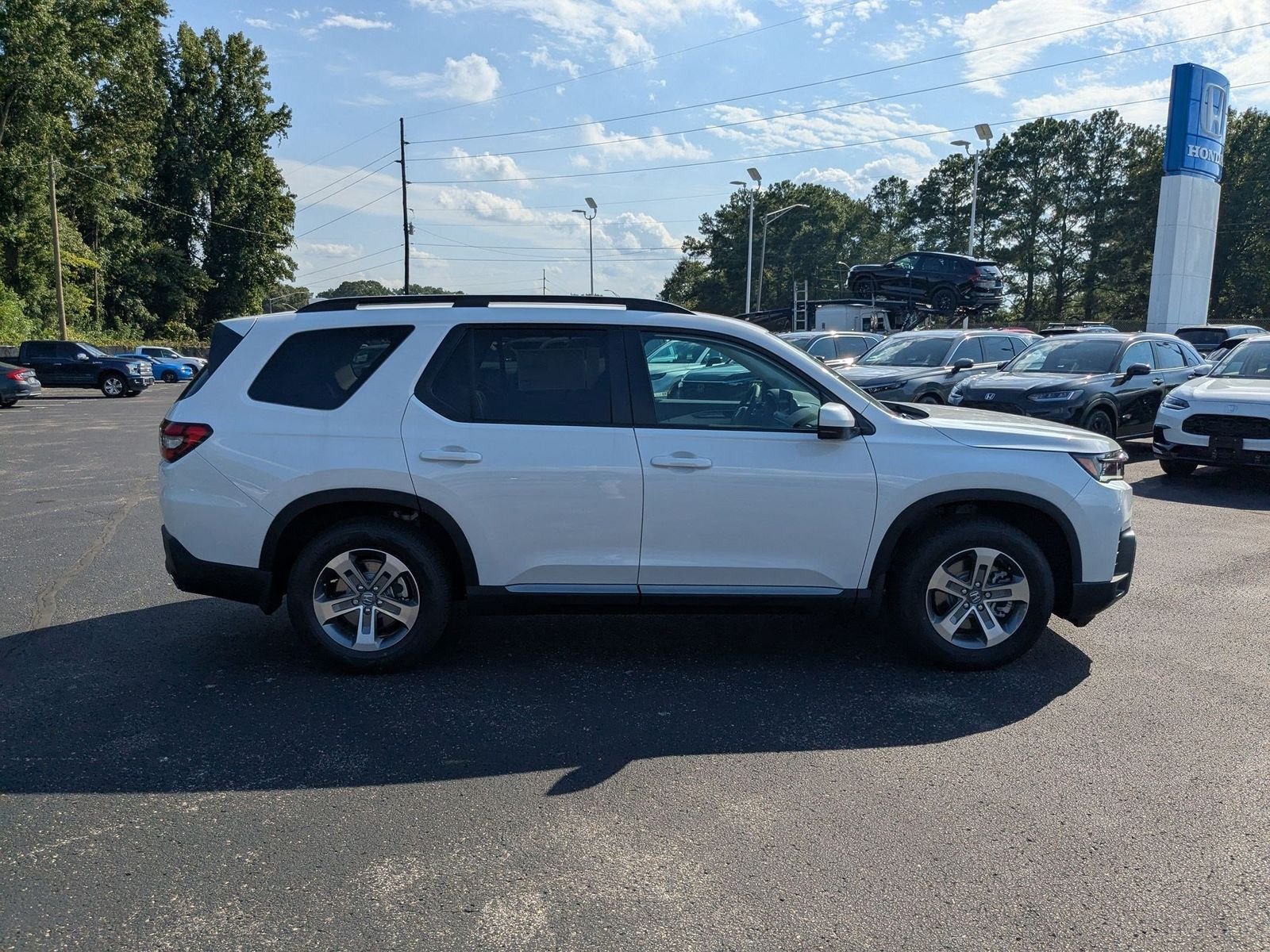 New 2026 Platinum White Pearl Honda EX-L image 5