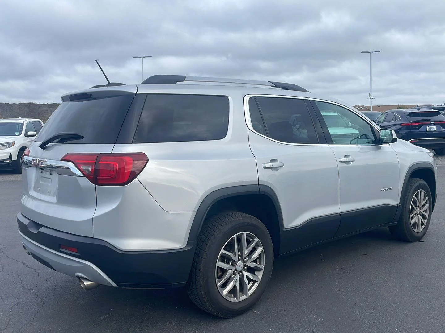 Used 2019 Quicksilver Metallic GMC SLE image 10