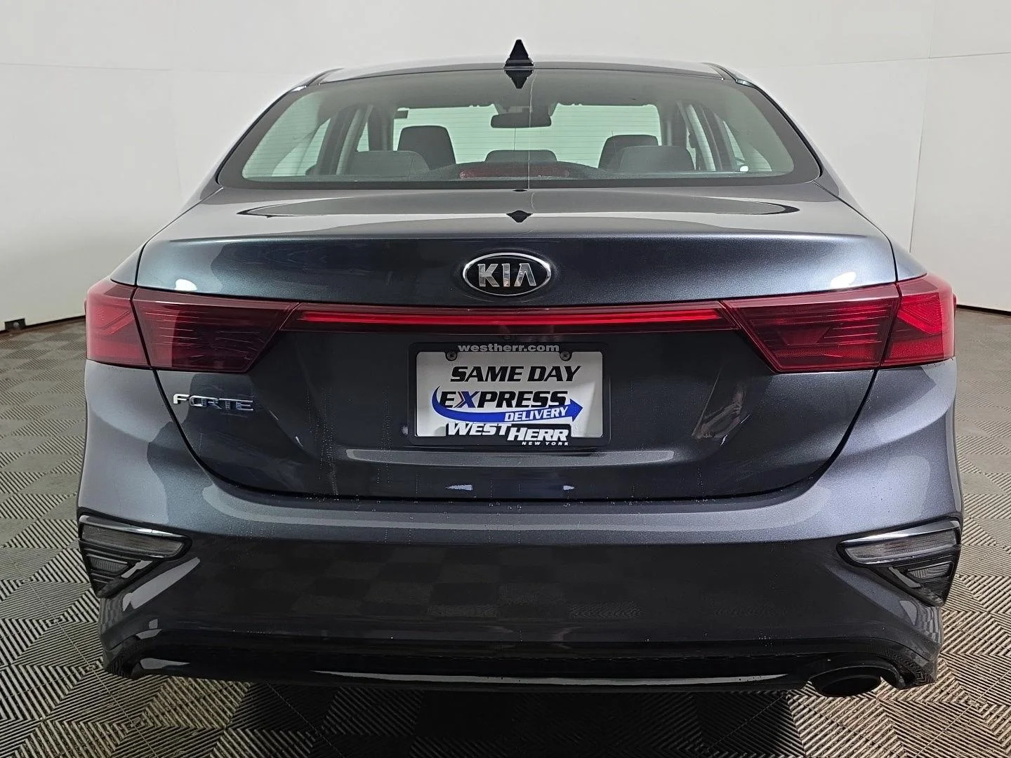 Used 2020 Gravity Gray Kia LXS image 10