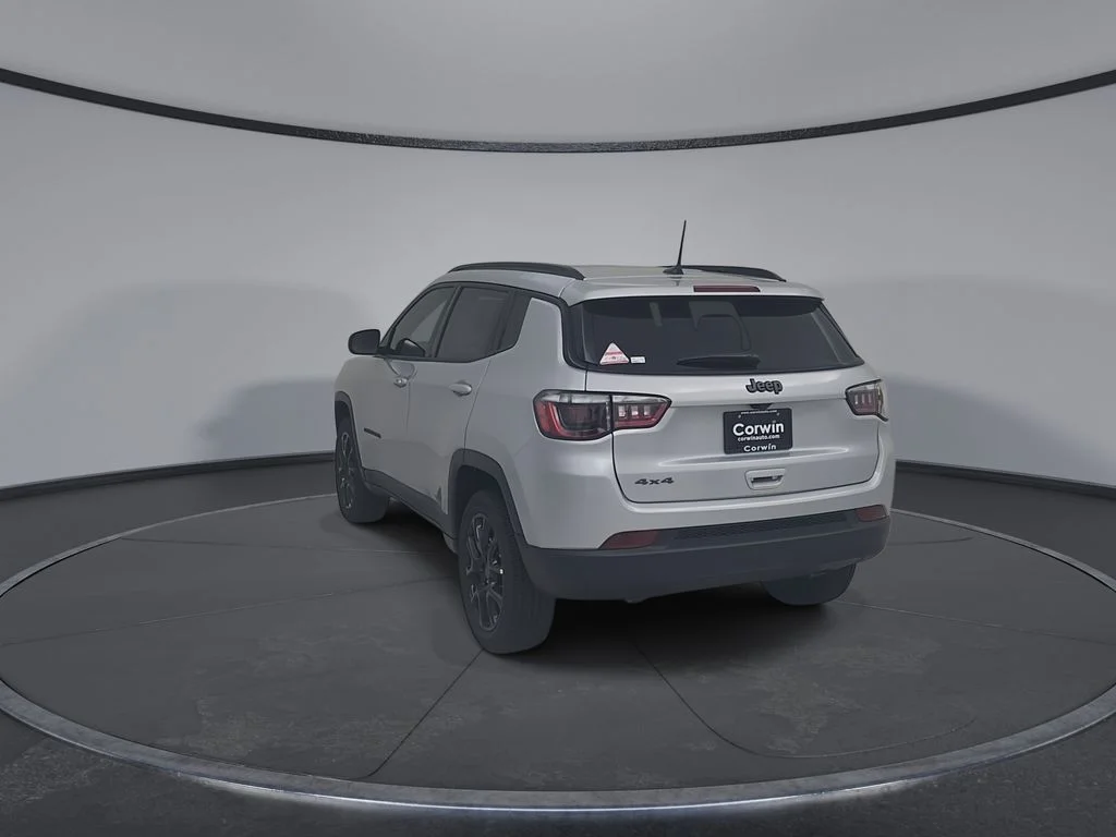 New 2026 Silver Zynith Metallic Clear-Coat Exterior Paint Jeep Latitude image 10