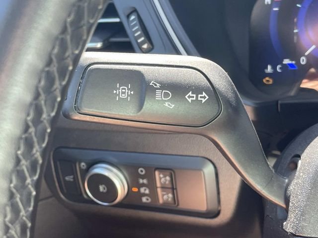 Used 2022 Silver Ford SEL image 22