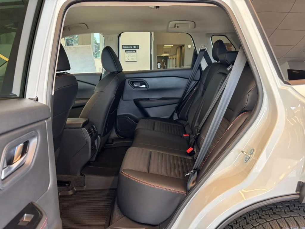 New 2026 Everest White Pearl TriCoat Nissan Rock Creek image 24