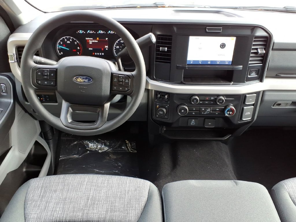 New 2027 Carbonized Gray Metallic Ford F-350® XLT image 15
