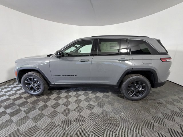 New 2027 Gray Jeep Altitude image 6