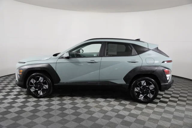 Used 2025 Green Hyundai SEL image 25