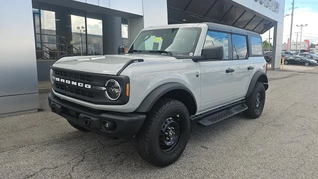 New 2026 Avalanche Gray Ford Big Bend 4-Dr 4WD image 27