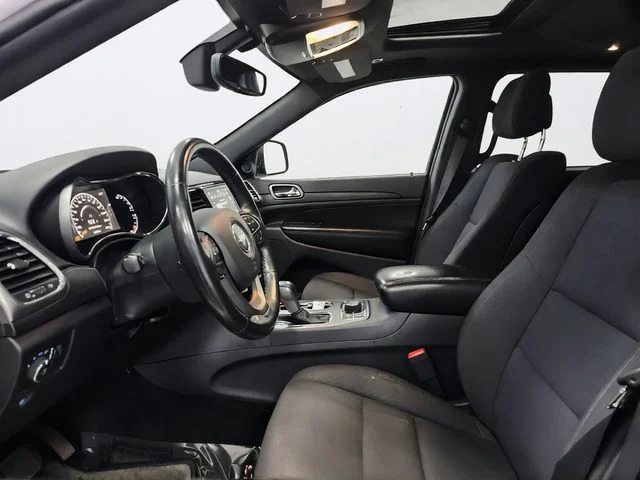 Used 2019 White Jeep Laredo image 16