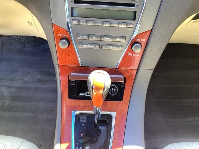 2010 Lexus ES 350 - Photo 27