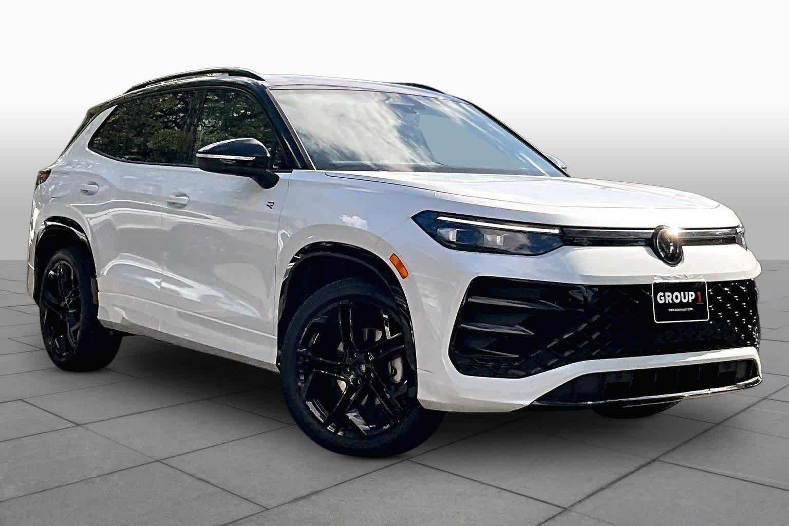 New 2026 Opal White w/Deep Black Roof Volkswagen SE R-Line FWD image 2