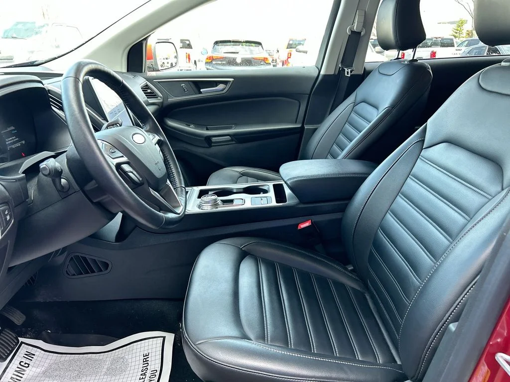 Used 2022 Red Ford SEL image 24