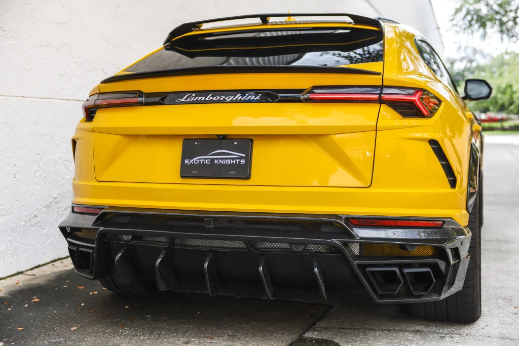 Used 2019 Yellow Lamborghini Base image 10
