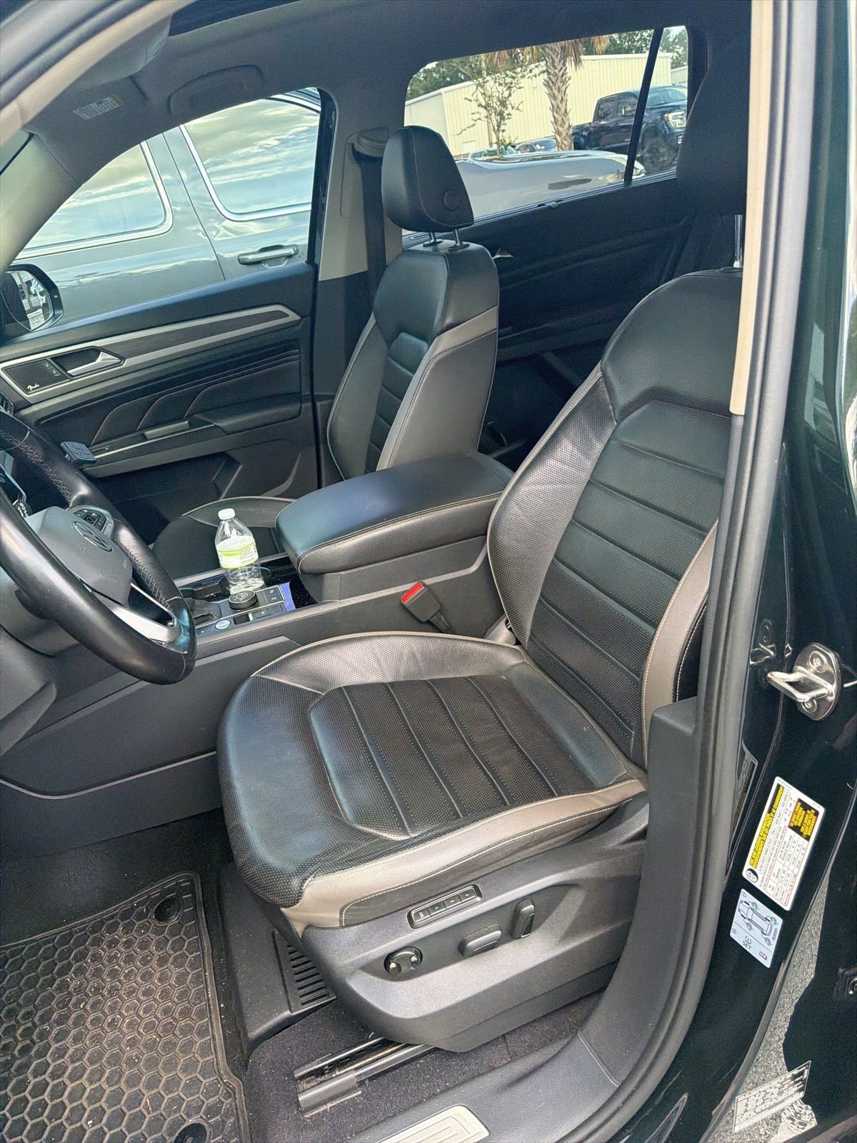 Used 2021 Green Volkswagen SEL Premium image 6