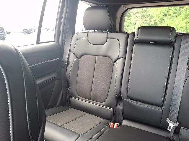 New 2026 White/off-white Jeep Laredo Altitude image 12