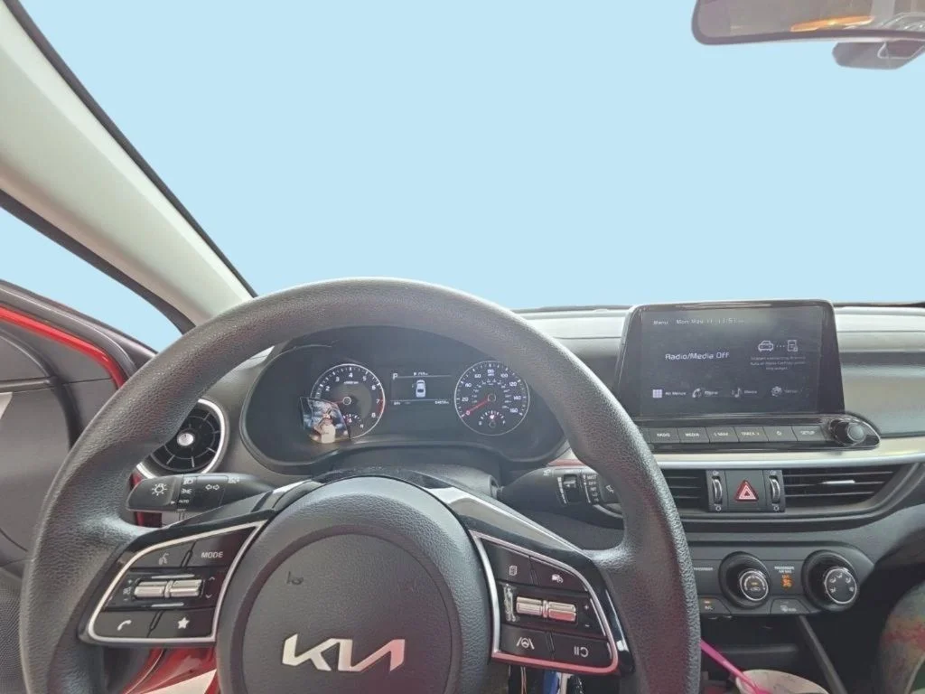 Used 2023 Red Kia LXS image 10