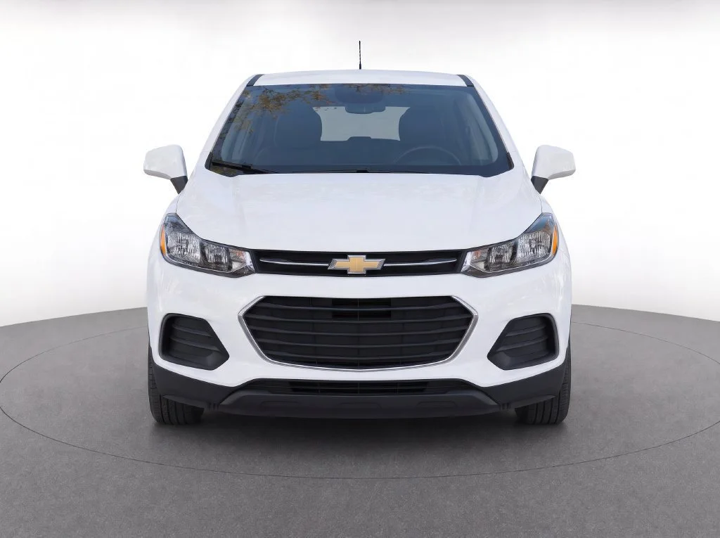 Used 2019 SUMMIT WHITE Chevrolet LS image 5