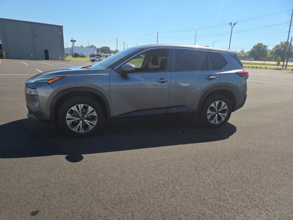 Used 2023 Gray Nissan SV image 6
