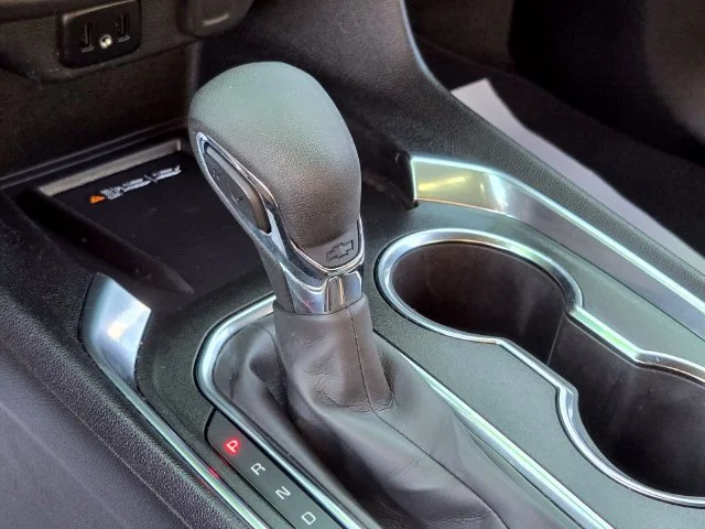 Used 2023 SUMMIT WHITE Chevrolet LT Cloth image 29