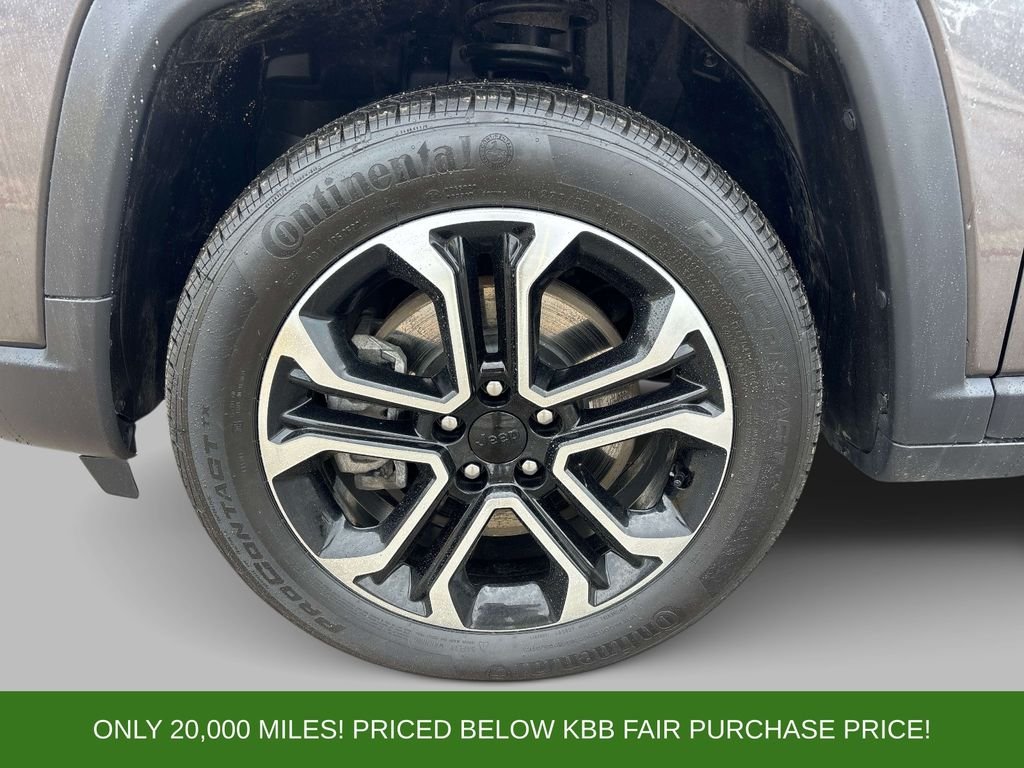 Used 2023 Gray Jeep Limited image 8
