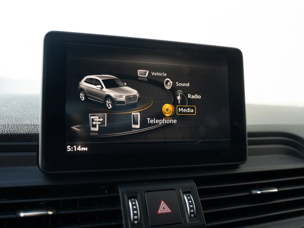 Used 2018  Audi 2.0T image 25
