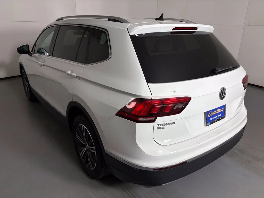Used 2018  Volkswagen 2.0T SEL image 6