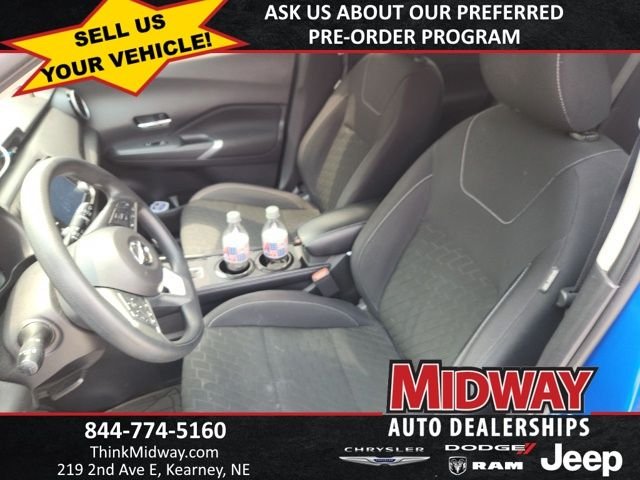 Used 2021 Blue Nissan SV image 7