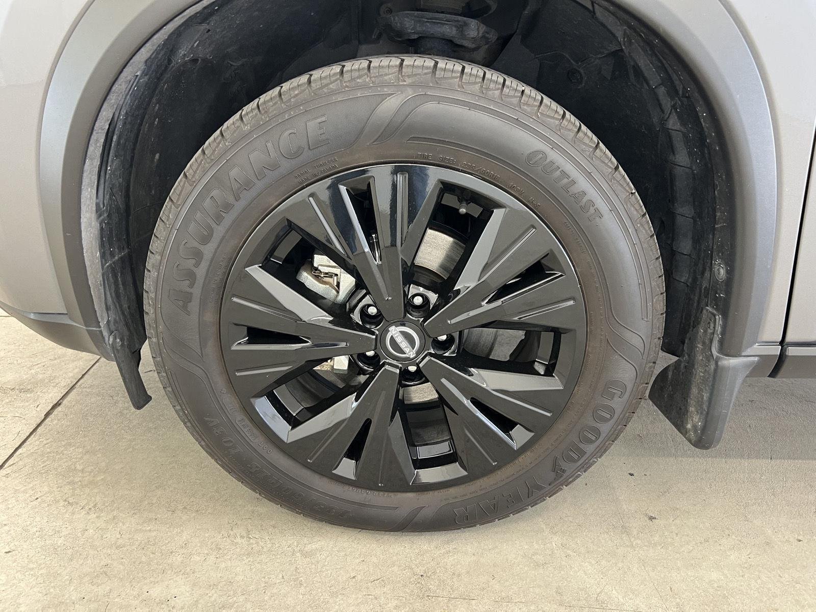 Used 2023 Gun Metallic Nissan SV image 7