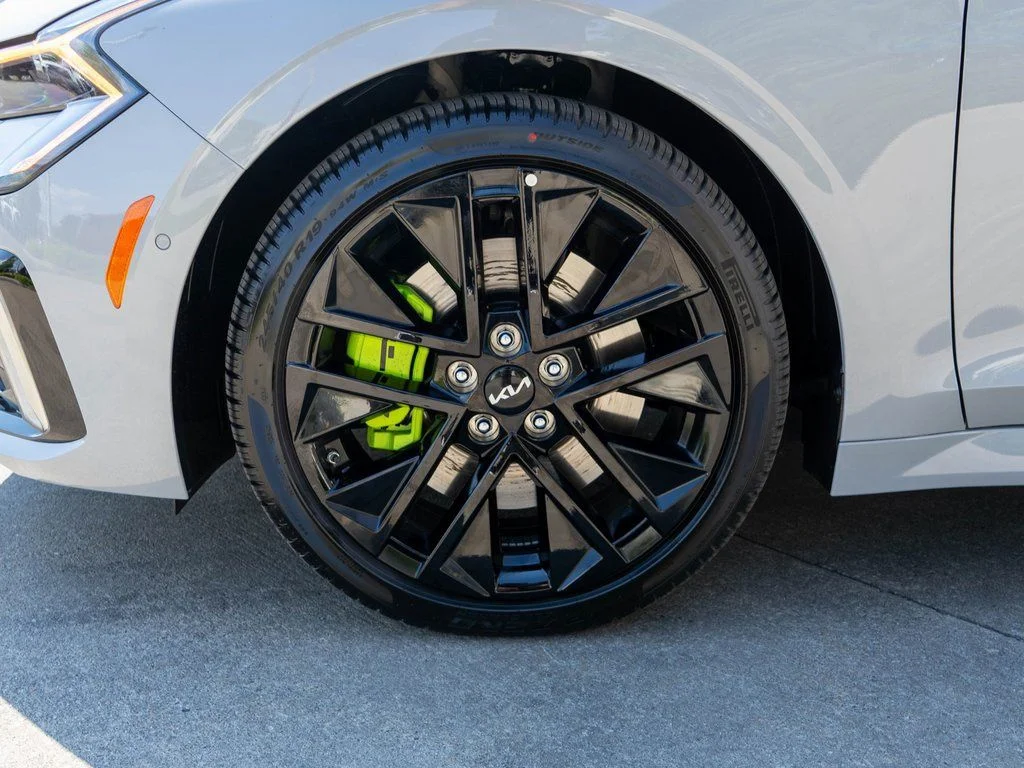 New 2026 Wolf Gray Kia GT image 28