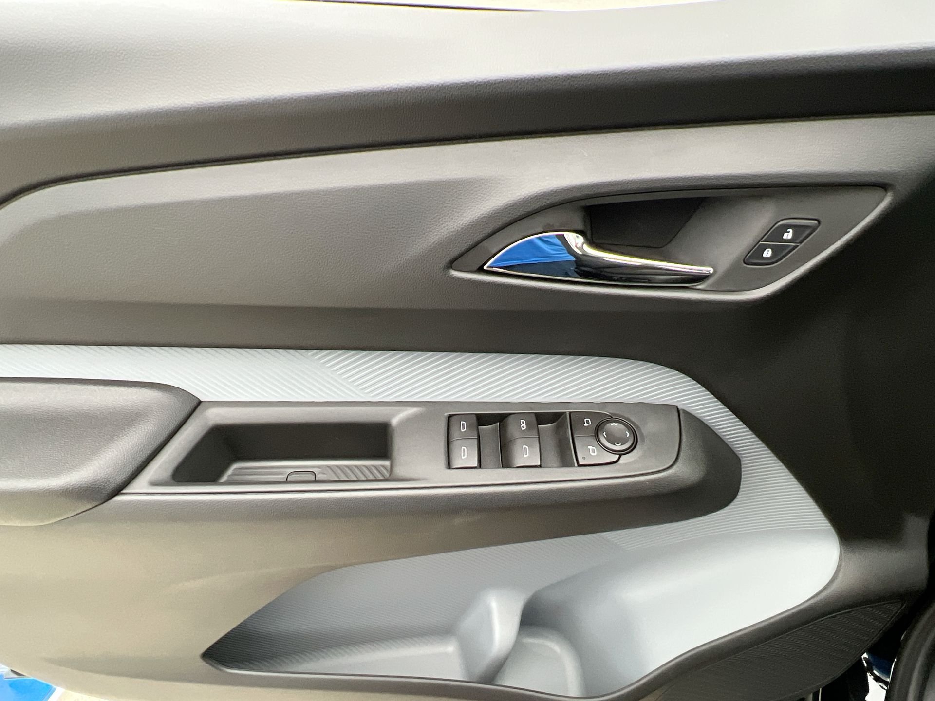 2027 Chevrolet Bolt LT - Photo 64