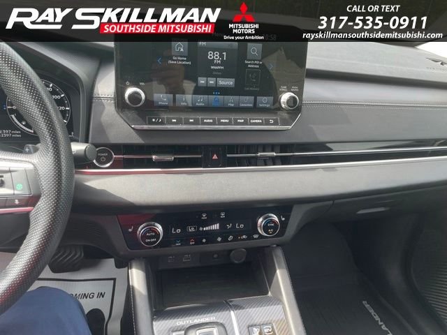 Used 2024 Black Mitsubishi SEL image 15