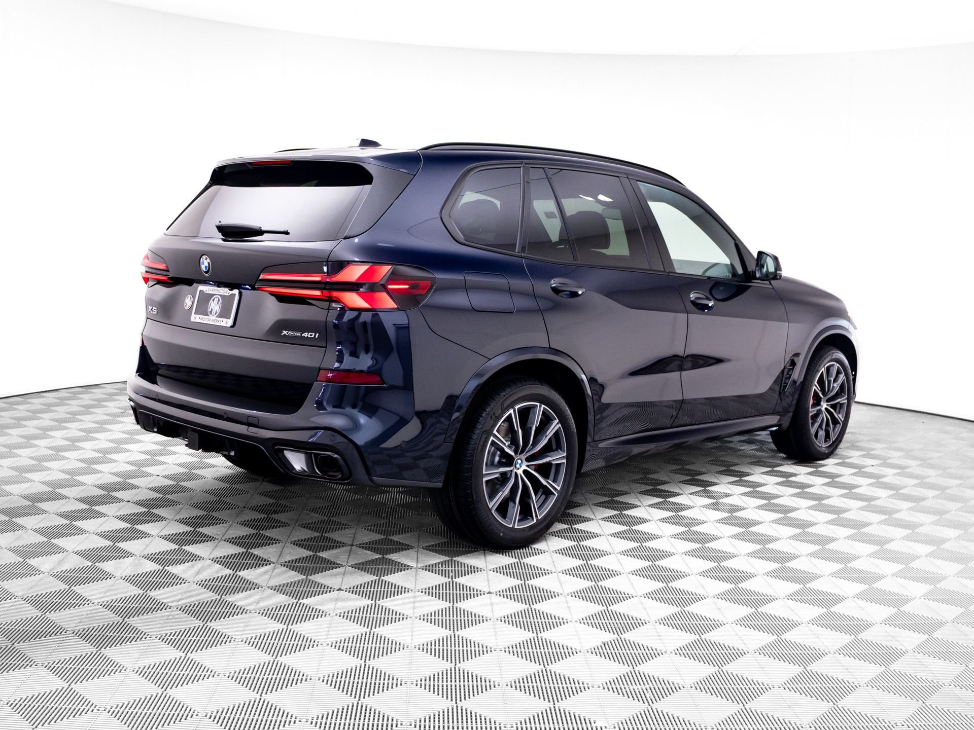 New 2026 Carbon Black Metallic BMW xDrive40i image 5