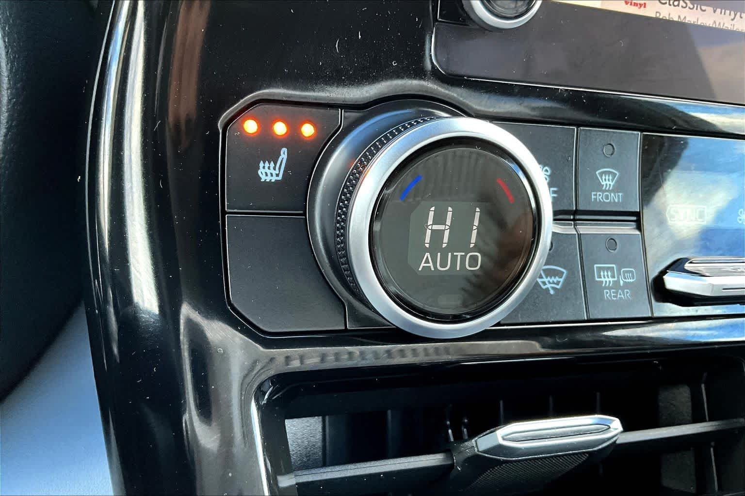 2025 Toyota Highlander XLE - Photo 34