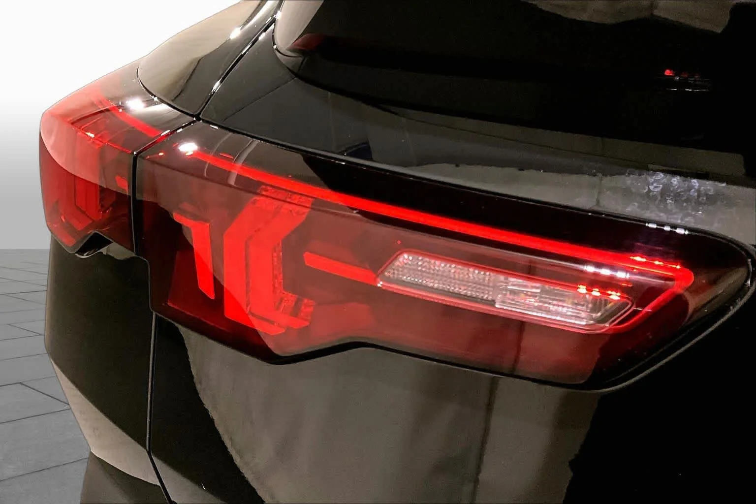 New 2026 Jet Black BMW xDrive28i image 5
