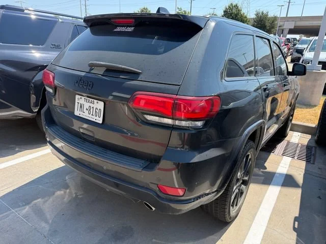 Used 2019 Black Jeep Altitude 4x4 image 4