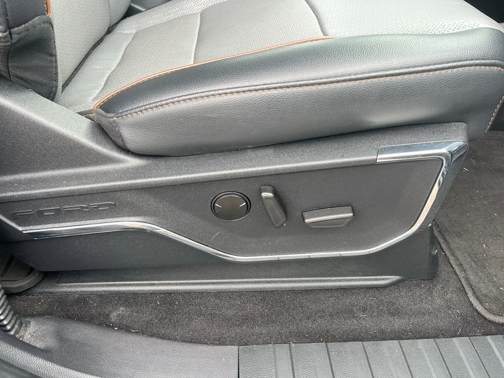 Used 2024 Antimatter Blue Metallic Ford LARIAT image 22