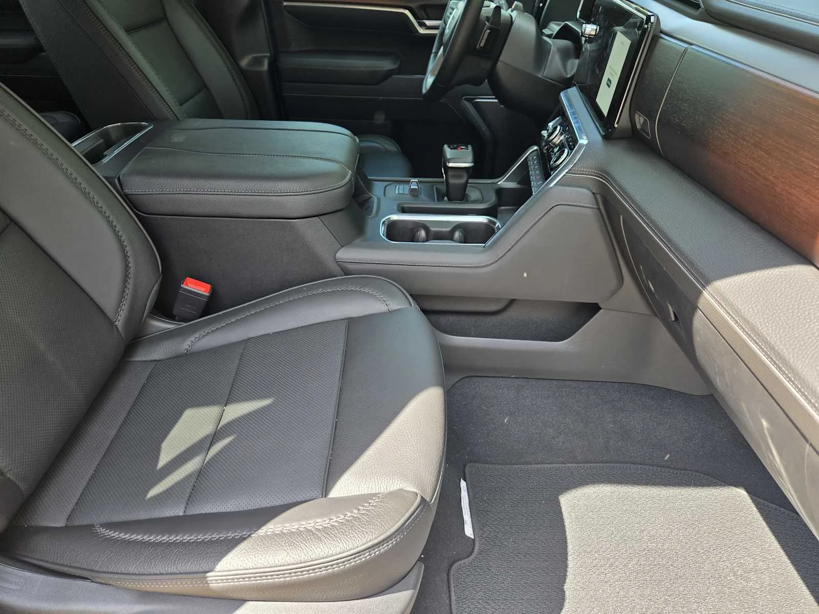 2026 GMC Sierra 1500 Denali - Photo 9