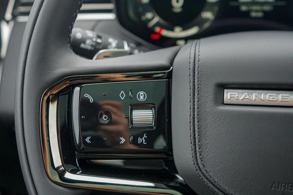 New 2026 White Land Rover Dynamic SE image 19