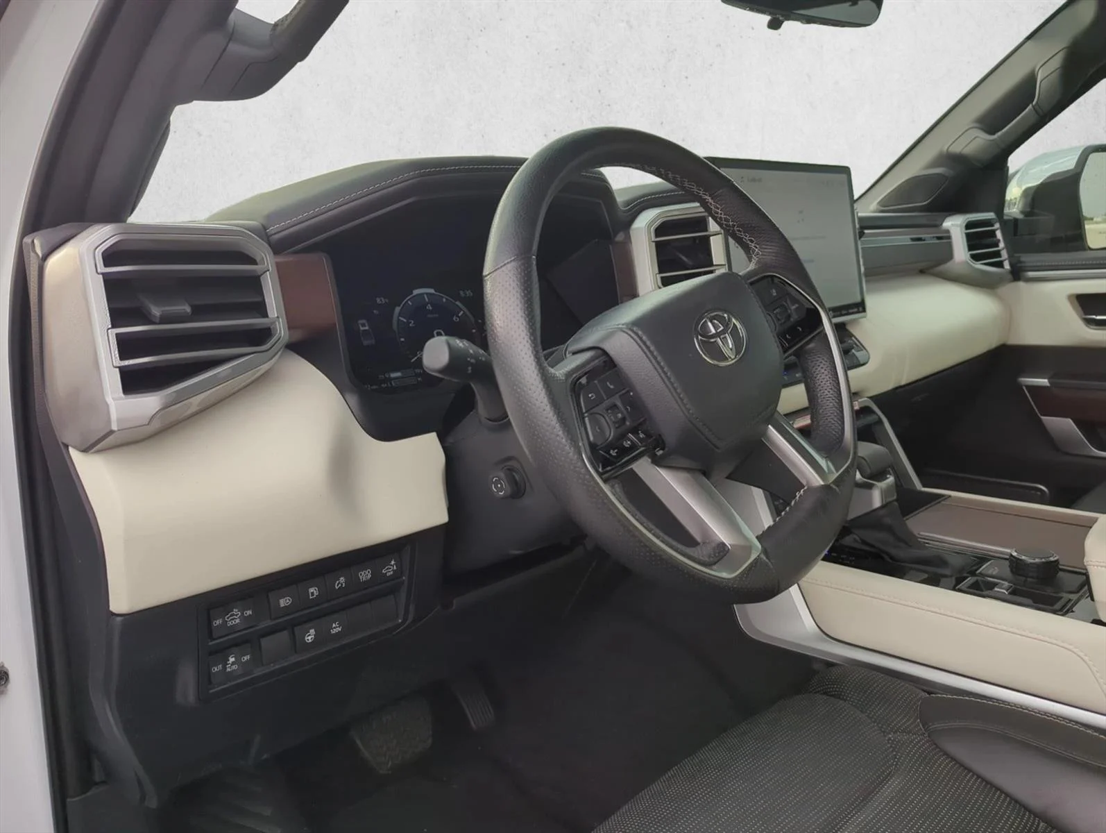 Used 2024 Wind Chill Pearl Toyota Capstone Hybrid image 13