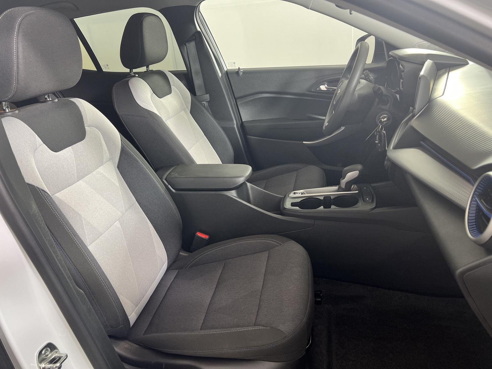 Used 2025 Summit White Chevrolet LS image 19