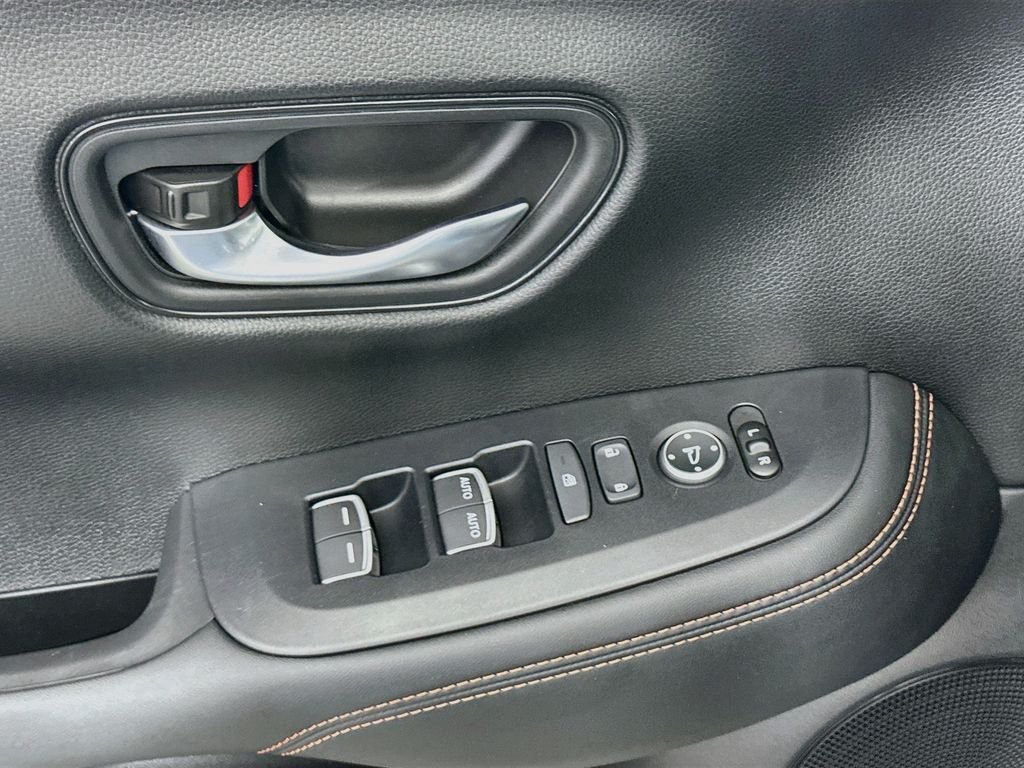 Used 2025  Honda Sport image 18