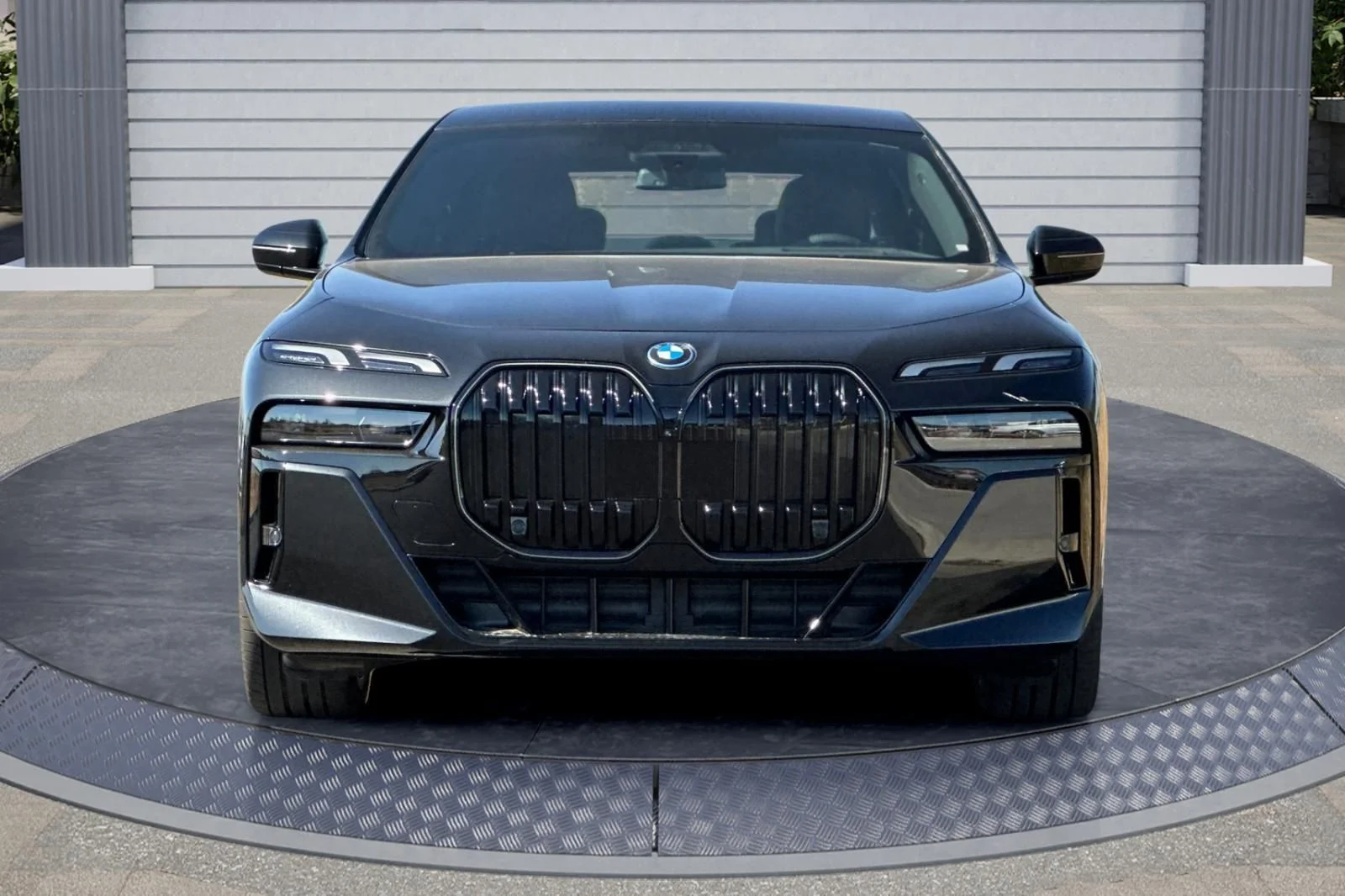 New 2026 Black Sapphire Metallic BMW xDrive60 image 2