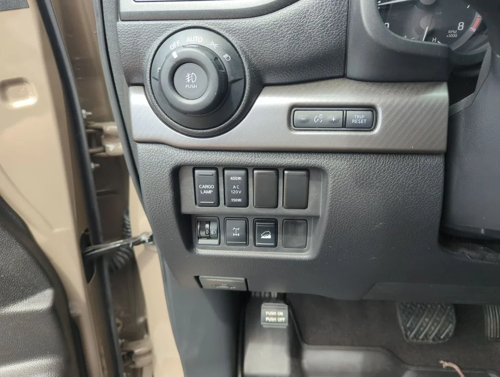 Used 2022 Beige Nissan PRO-4X image 19