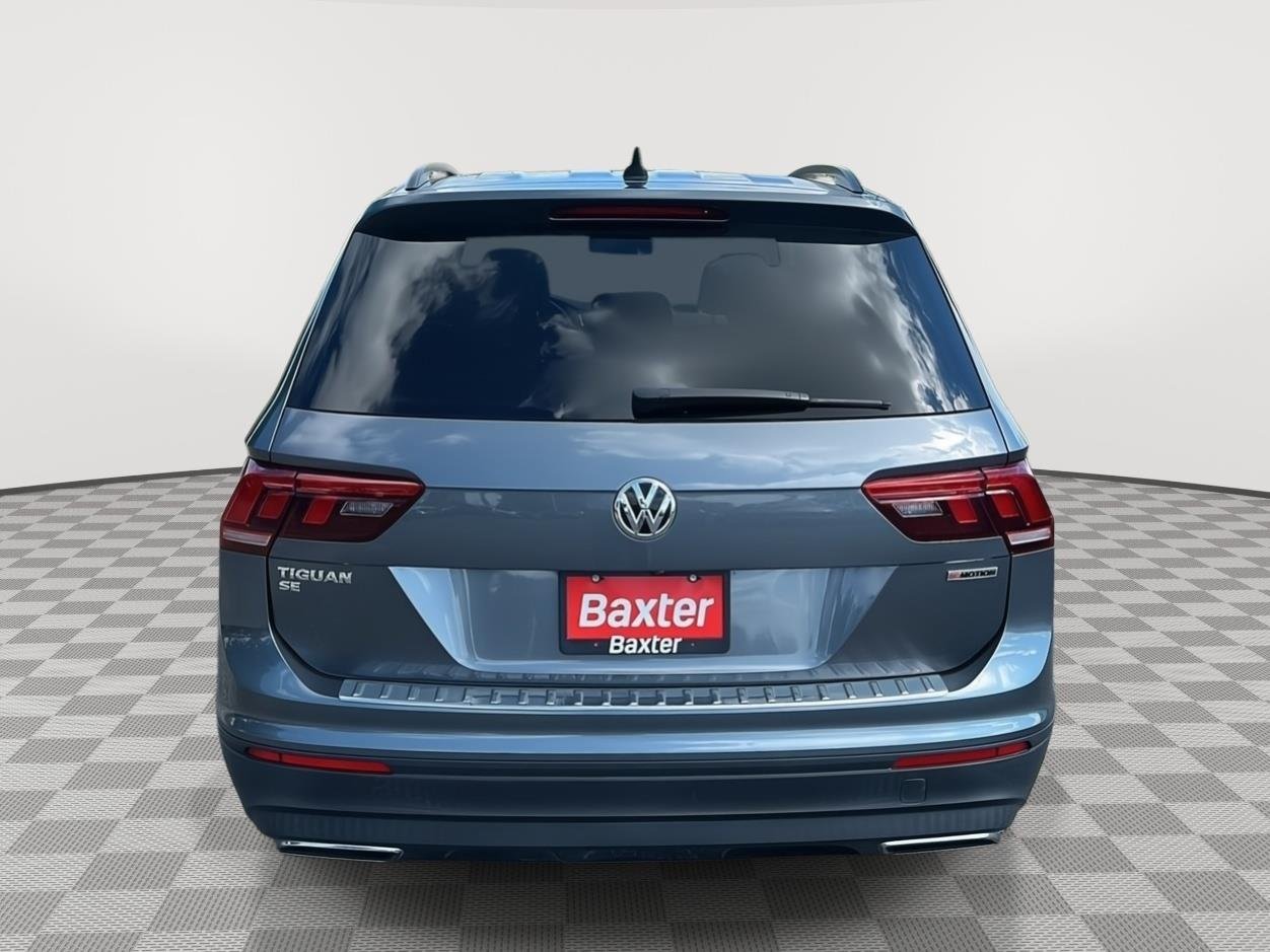 Used 2019 Platinum Gray Metallic Volkswagen SE image 19